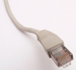 650px-Ethernet_RJ45_connector_p1160054