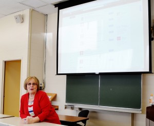 COM Career Services Director Joyce Taylor Rogers teaching students how to use LinkedIn, a tool she describes as "essential" | Photo by Alene Bouranova