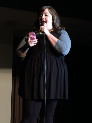 Aidy Bryant reads horrifying texts from niece 