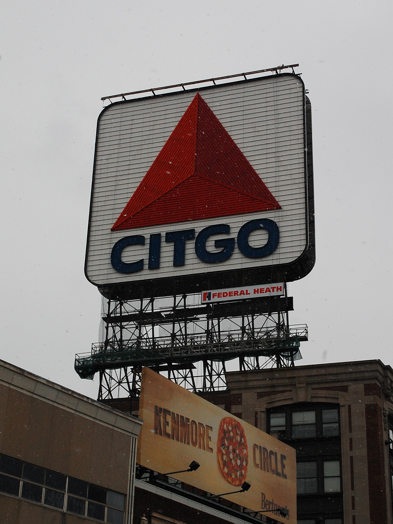 on-citgo-neon-and-boston-s-favorite-sign-the-quad